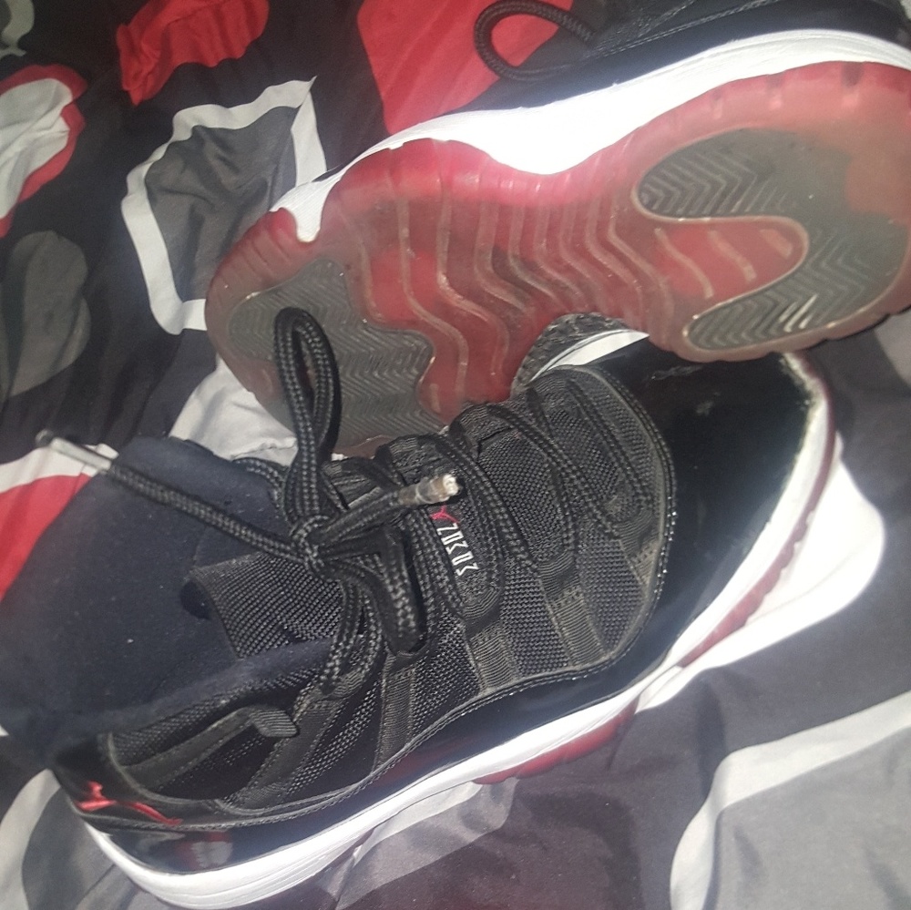 Jordan 11 "Bred"